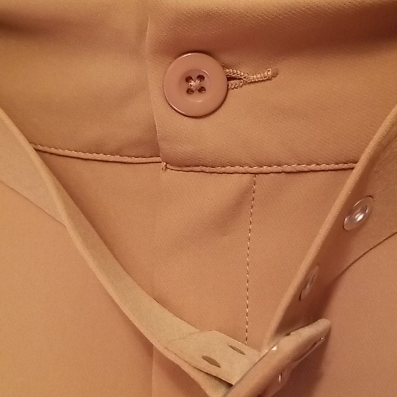 Tan belted dress pants - Picture 6 of 7